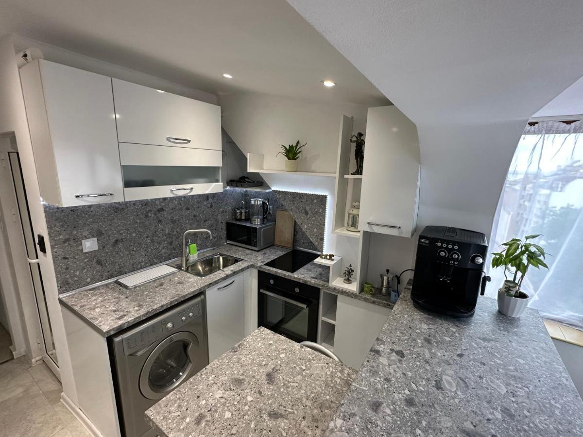 Lovely Studio In Burgas Extérieur photo